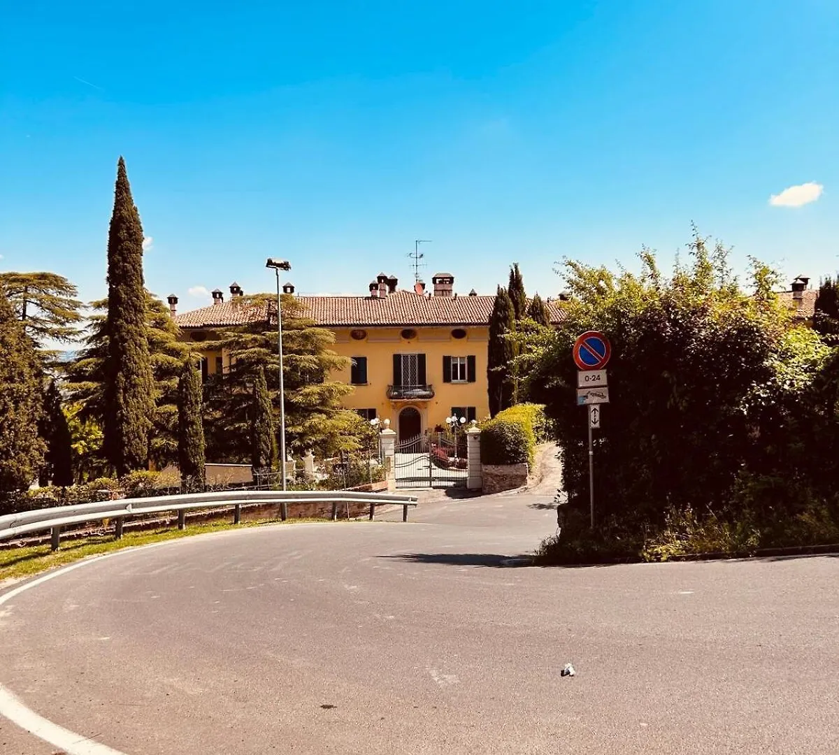 Apartment Homeby, Studio Persichetto Bologna Santa Viola Italy